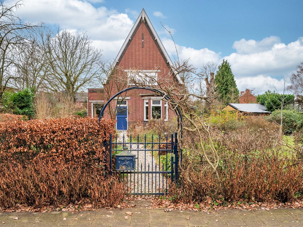 Rijksweg 136, VELDEN