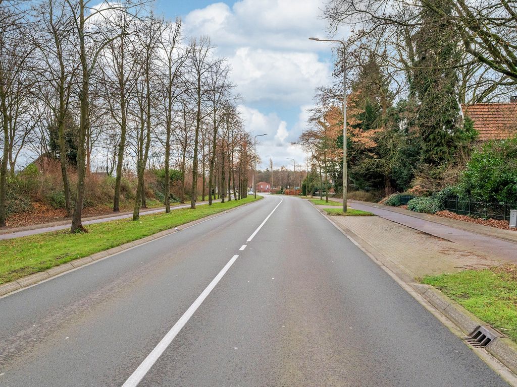 Rijksweg 136, VELDEN