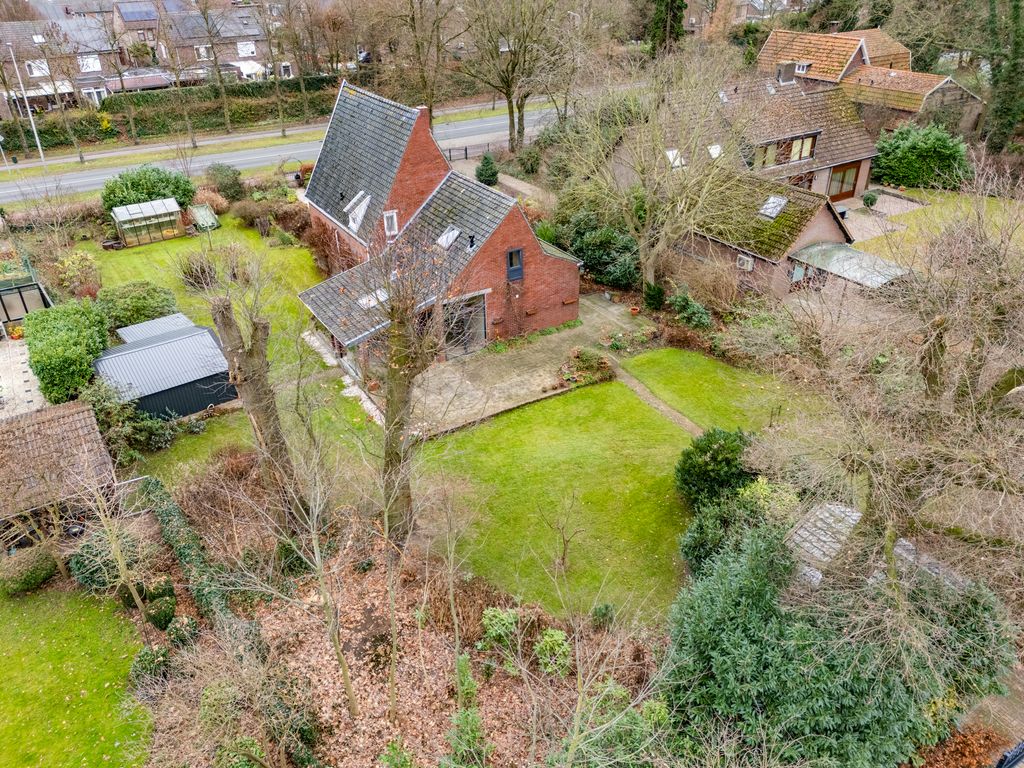 Rijksweg 136, VELDEN