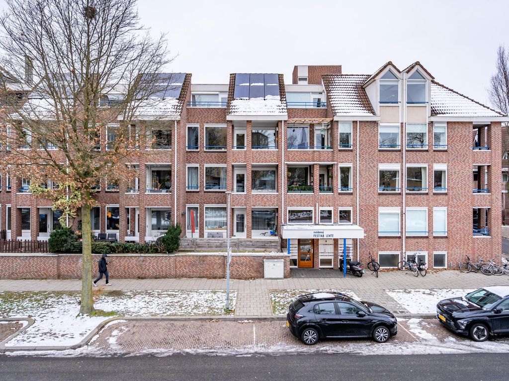 Deken van Oppensingel 87, VENLO