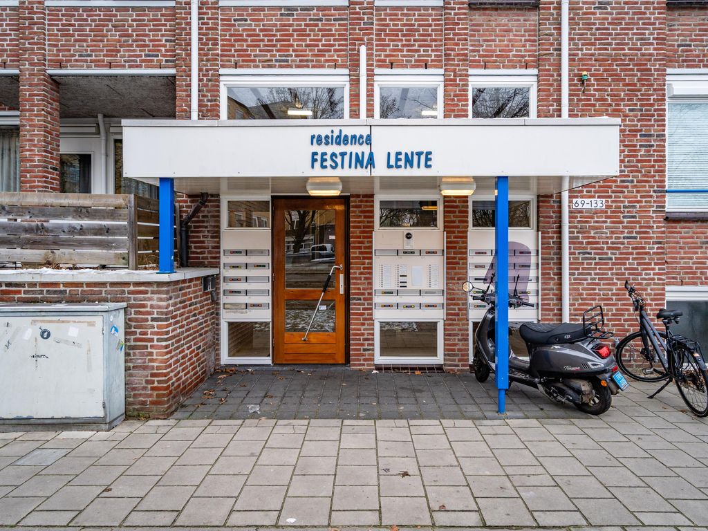 Deken van Oppensingel 87, VENLO