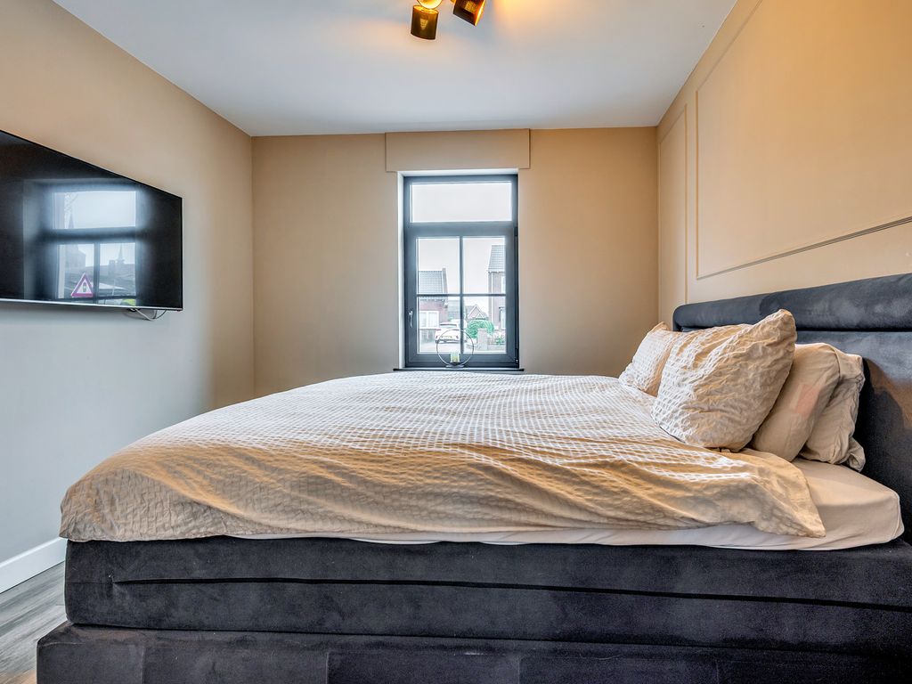 Rijksweg 129, VELDEN