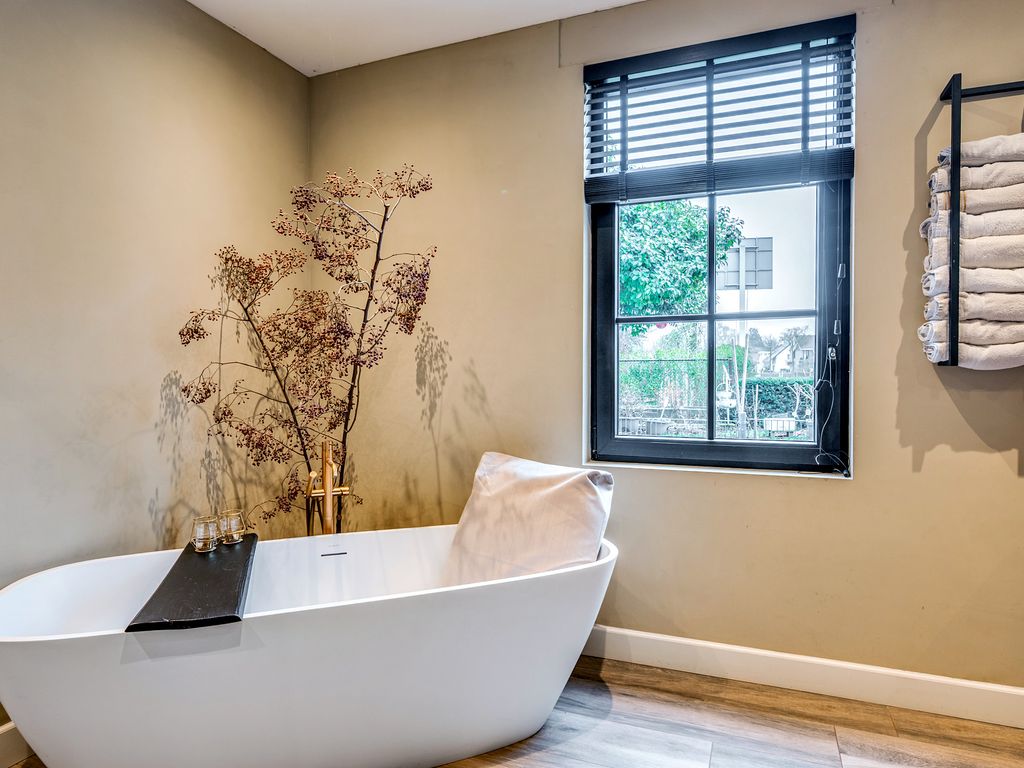 Rijksweg 129, VELDEN