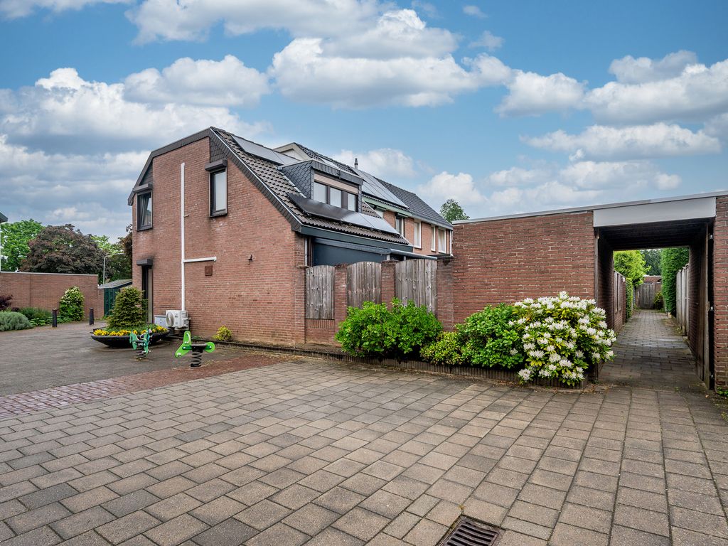 Breukenhof 30, TEGELEN