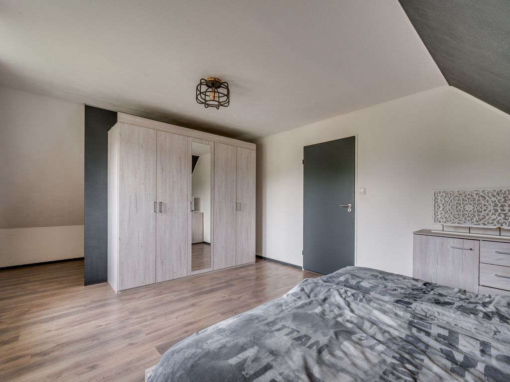 Sint Lambertusweg 30a, REUVER