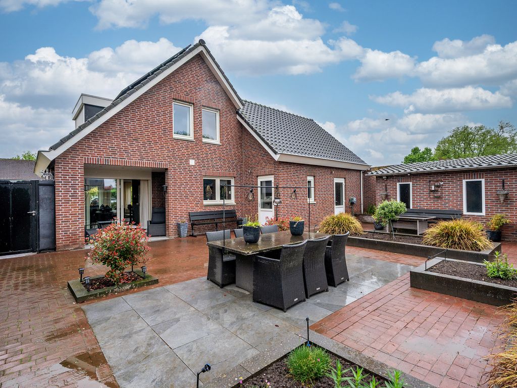 Sint Lambertusweg 30a, REUVER