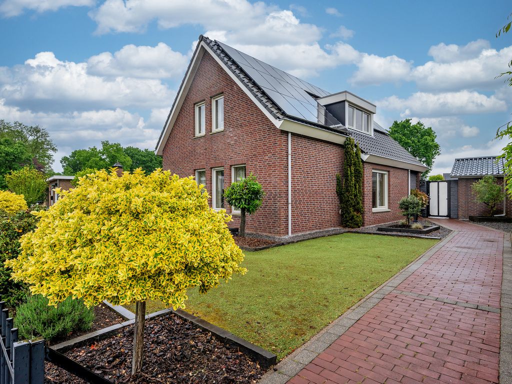 Sint Lambertusweg 30a, REUVER