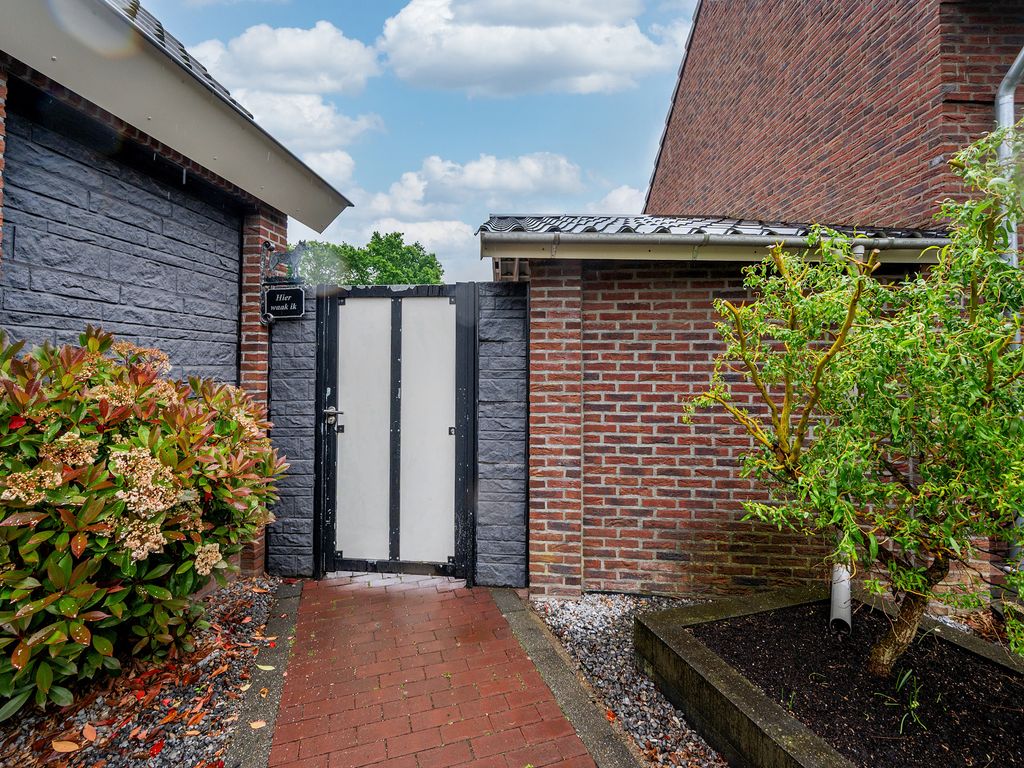 Sint Lambertusweg 30a, REUVER