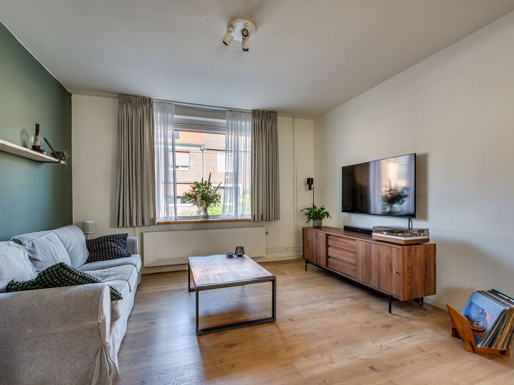 Merelstraat 9, TEGELEN