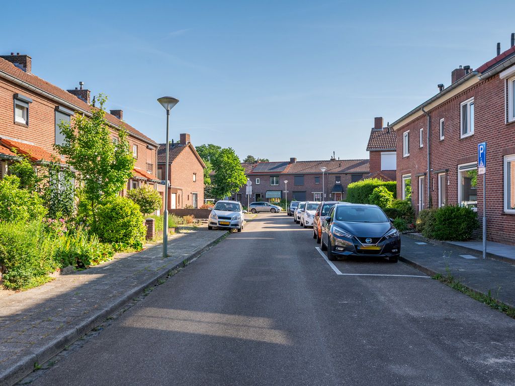 Merelstraat 9, TEGELEN