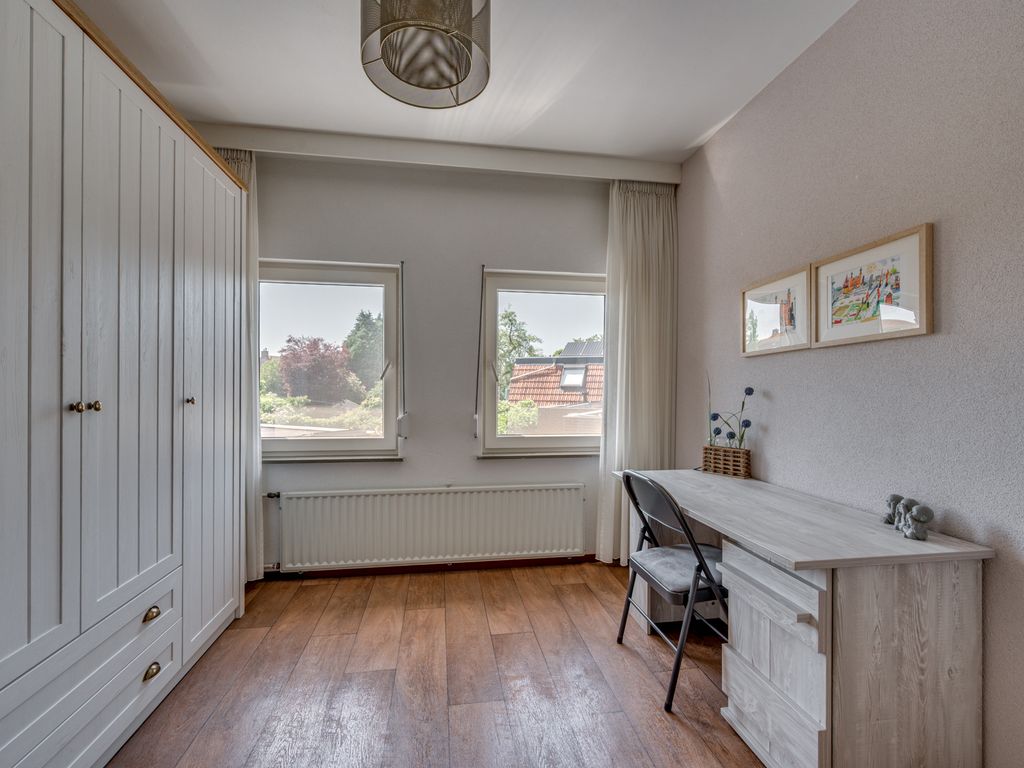 Hendrik van Veldekestraat 2, VENLO