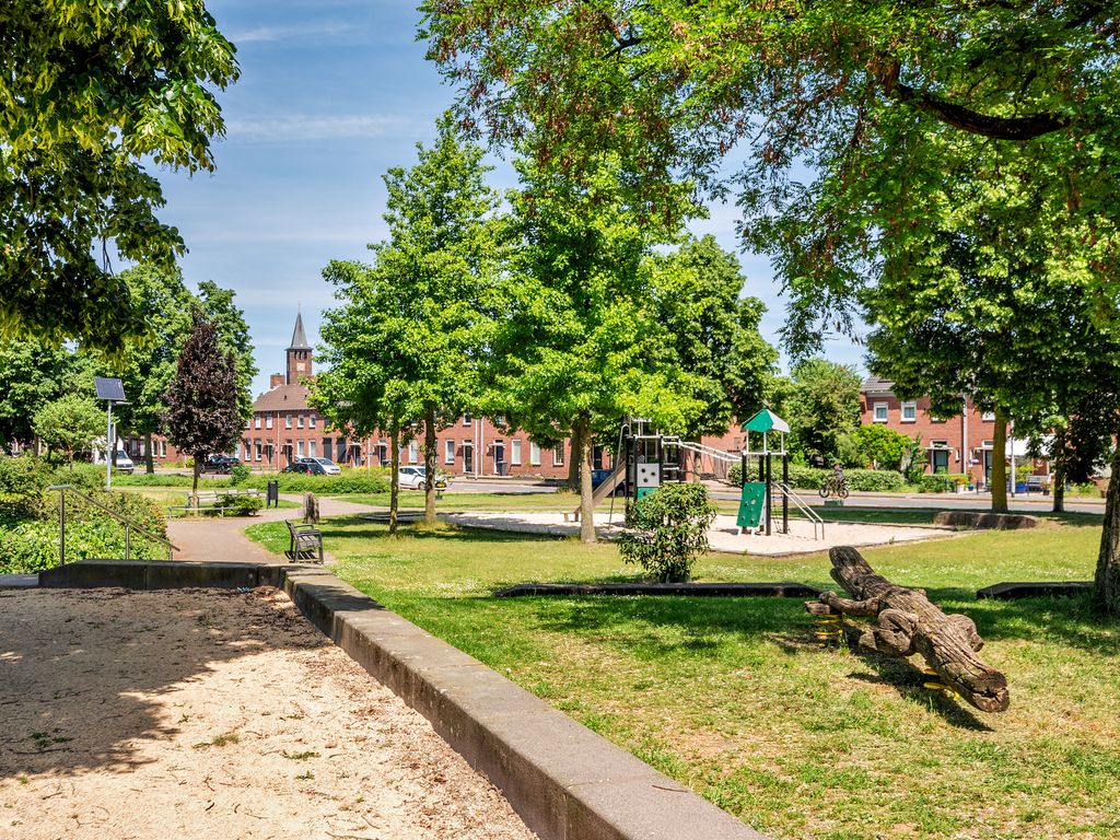 Hendrik van Veldekestraat 2, VENLO