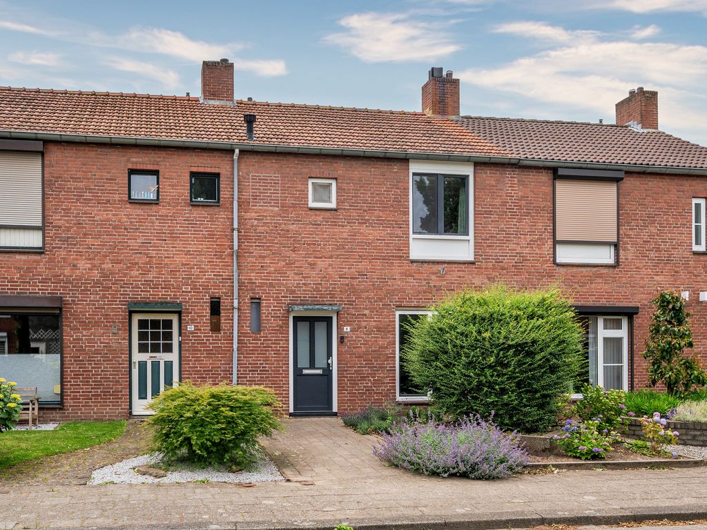 Van Stepraethstraat 8, SEVENUM