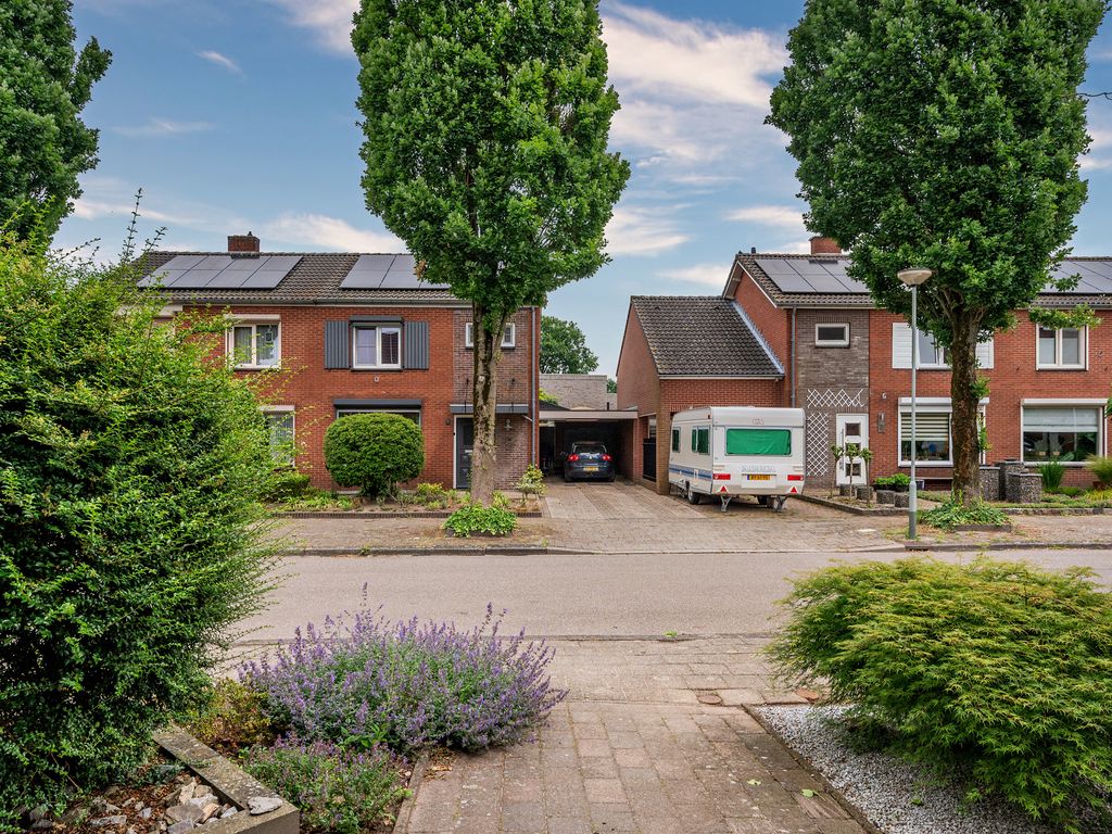 Van Stepraethstraat 8, SEVENUM