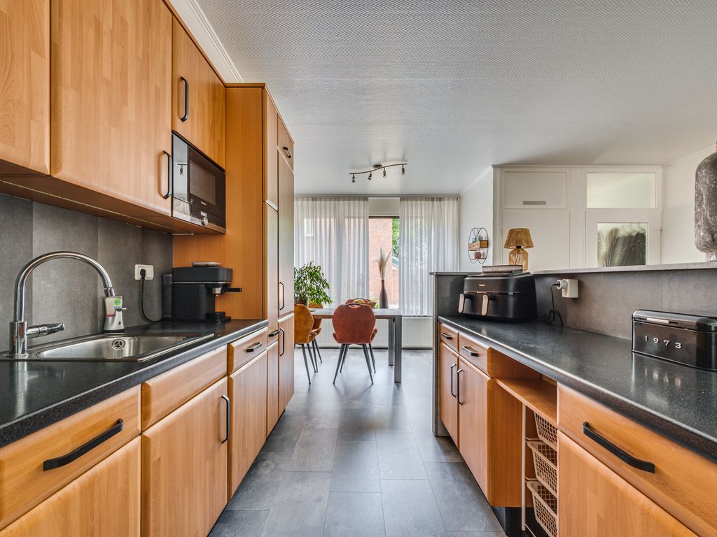 Hertog Alvastraat 42, VENLO