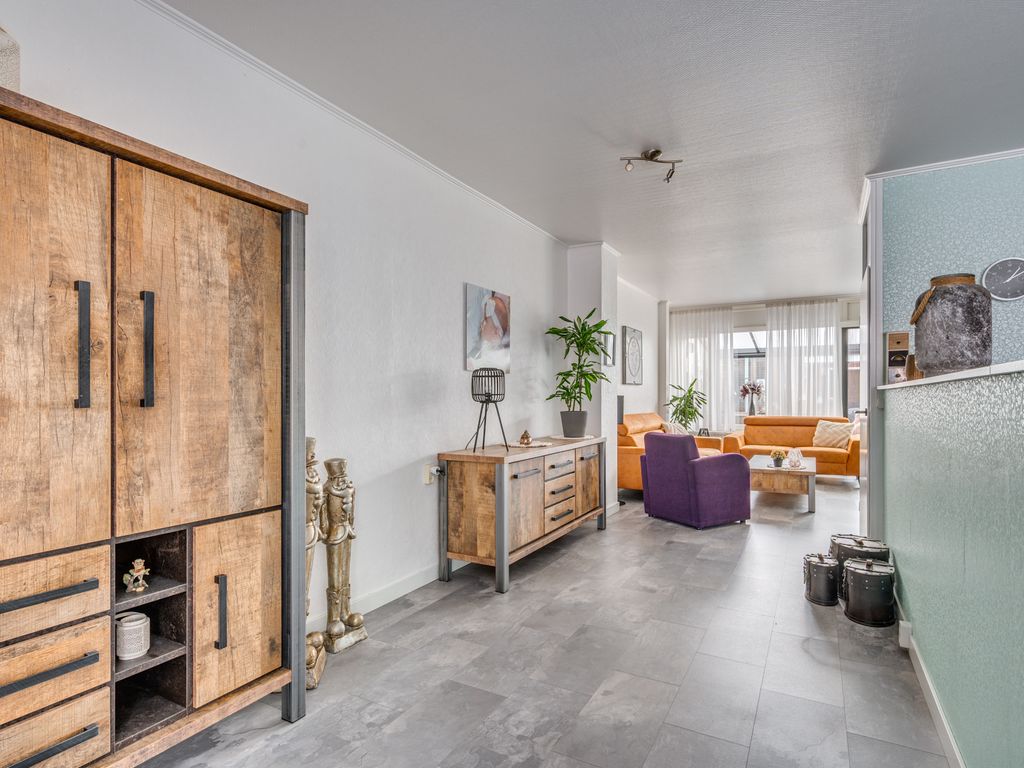 Hertog Alvastraat 42, VENLO