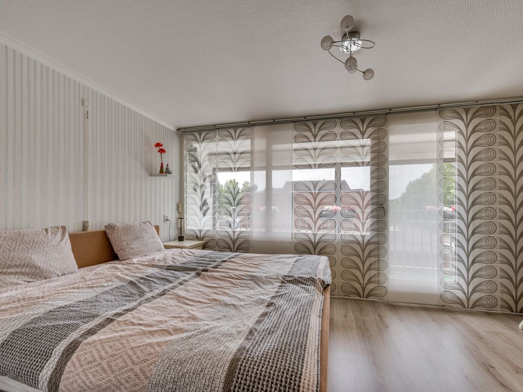 Hertog Alvastraat 42, VENLO