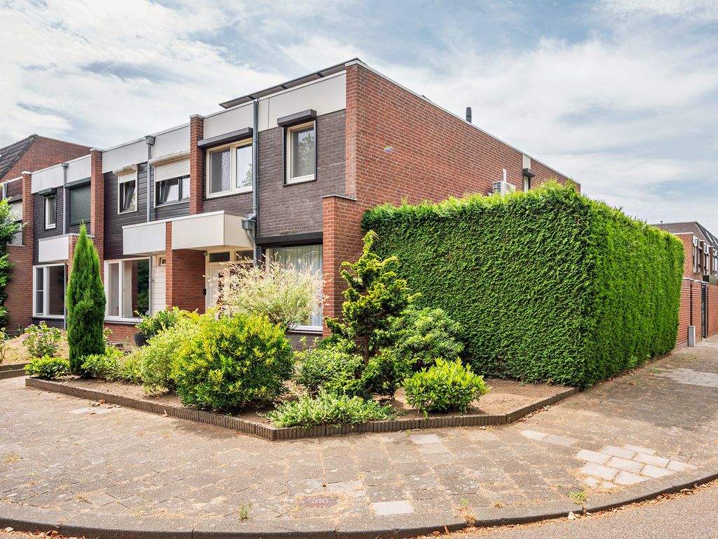 Hertog Alvastraat 42, VENLO