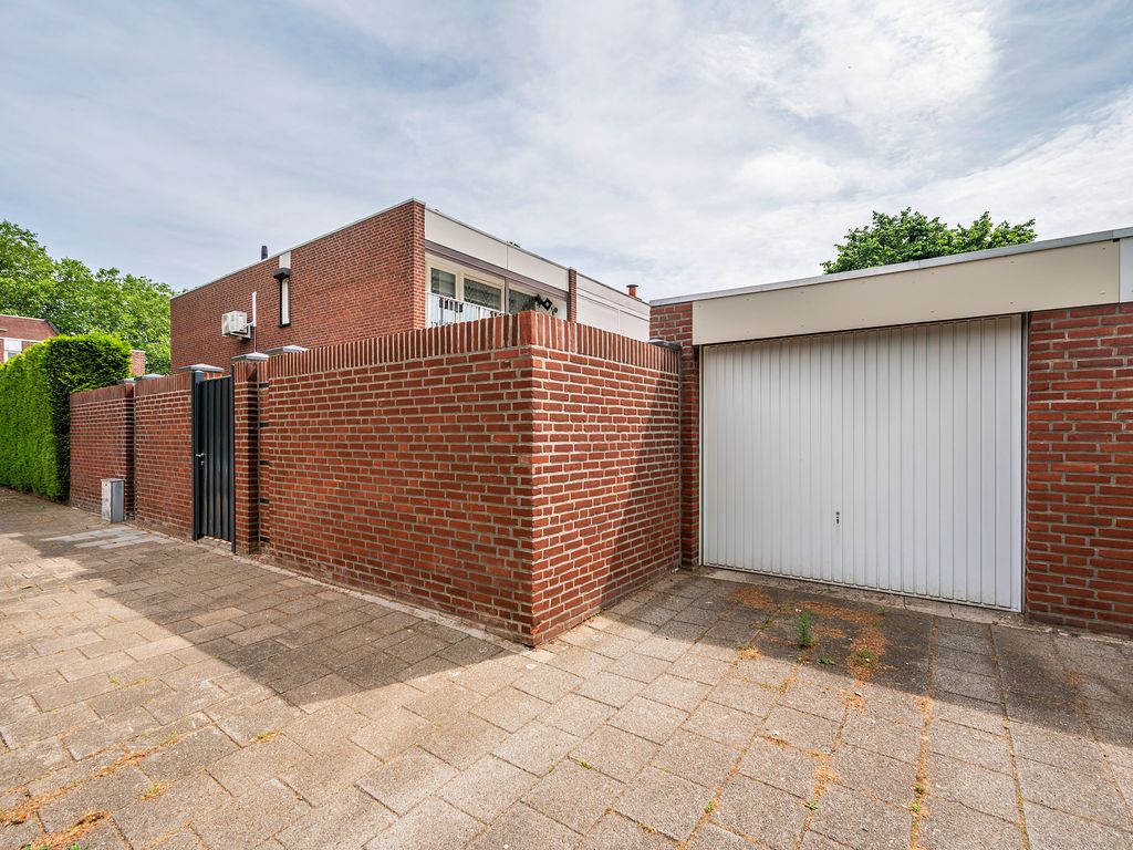 Hertog Alvastraat 42, VENLO