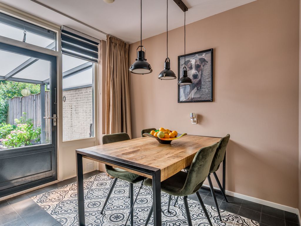 Kapelaan Nausstraat 25, VENLO