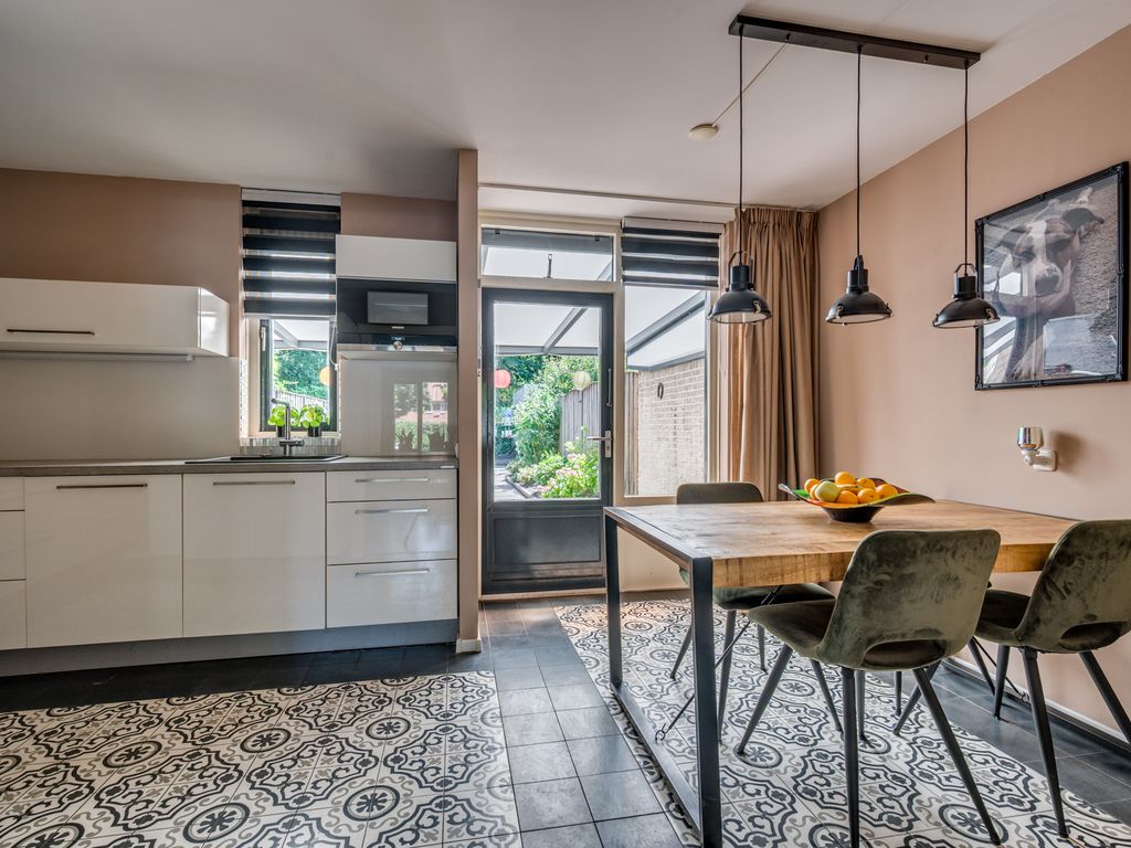 Kapelaan Nausstraat 25, VENLO