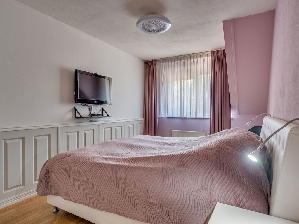 Kapelaan Nausstraat 25, VENLO