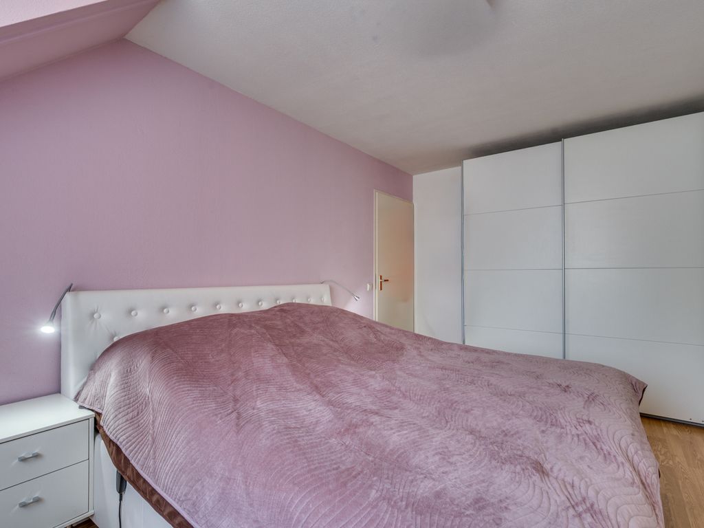 Kapelaan Nausstraat 25, VENLO