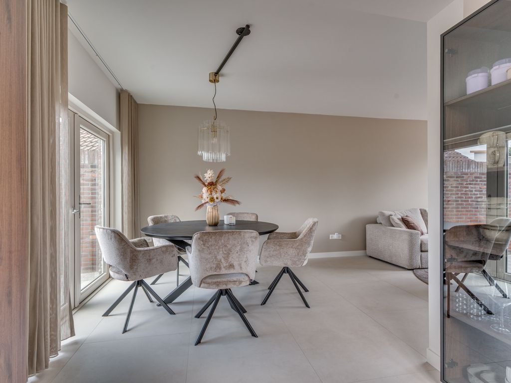 Sint Jozefweg 49, REUVER