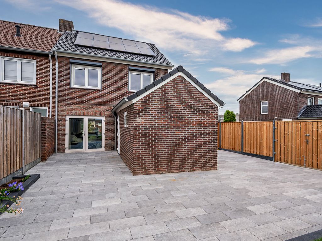Sint Jozefweg 49, REUVER