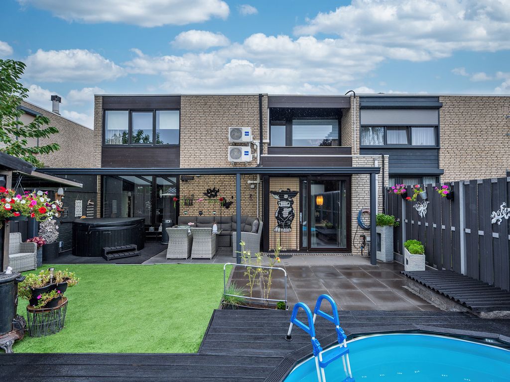 E Dorsstraat 28, GRUBBENVORST