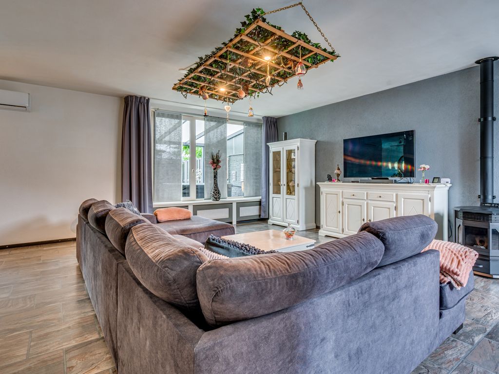 E Dorsstraat 28, GRUBBENVORST