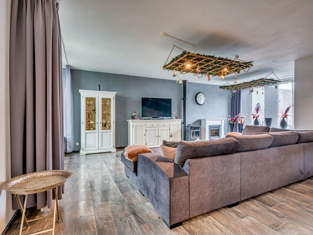 E Dorsstraat 28, GRUBBENVORST