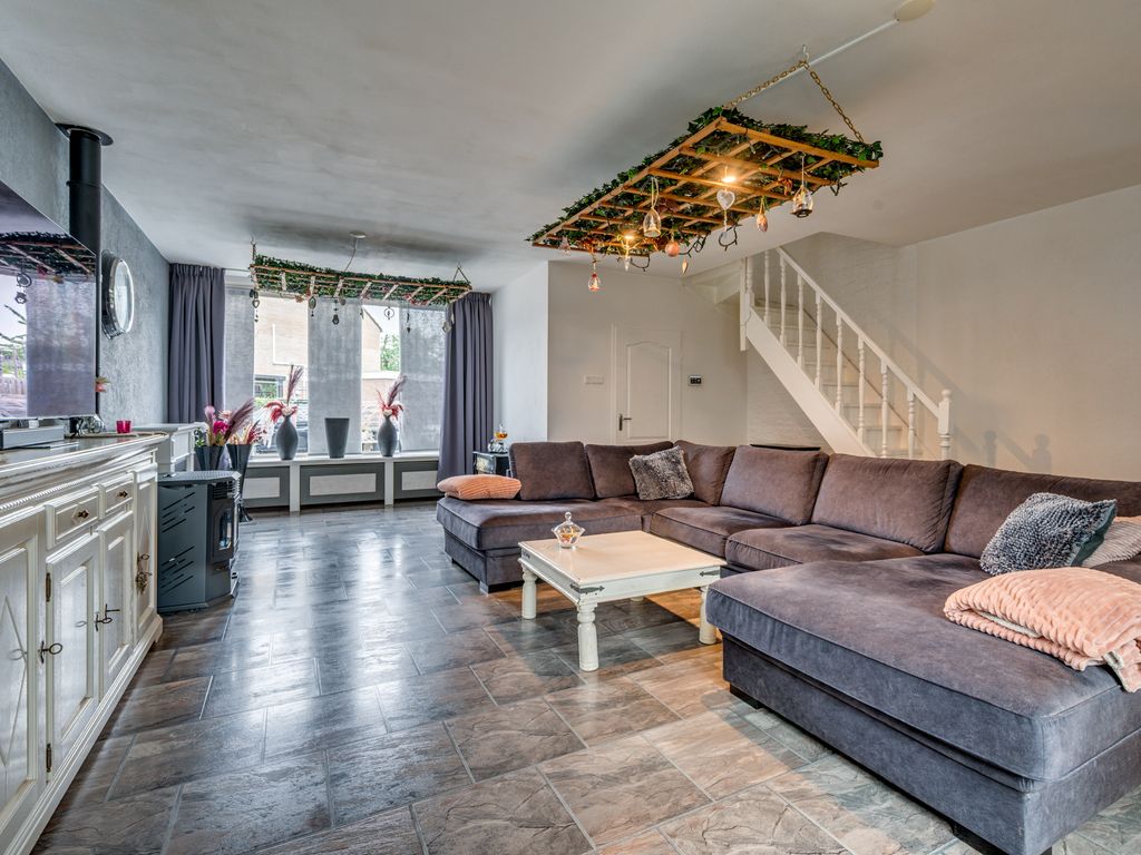 E Dorsstraat 28, GRUBBENVORST