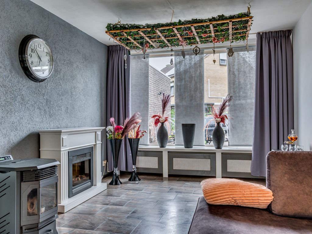 E Dorsstraat 28, GRUBBENVORST