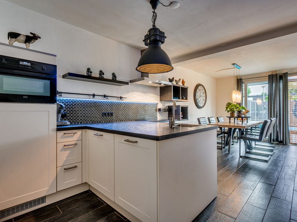 E Dorsstraat 28, GRUBBENVORST