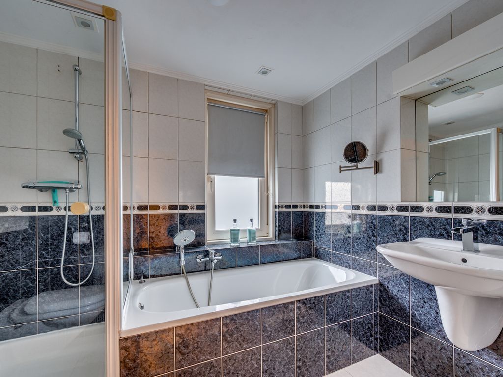 E Dorsstraat 28, GRUBBENVORST