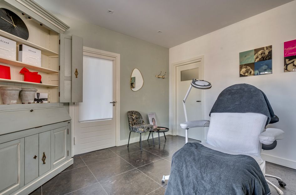 Veestraat 1