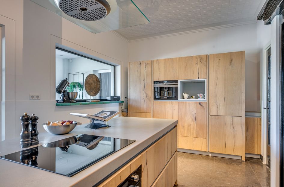 Veestraat 1