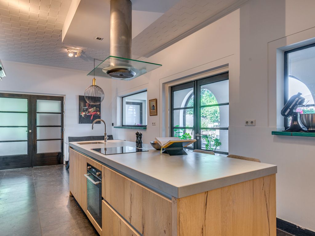 Veestraat 1, VENLO