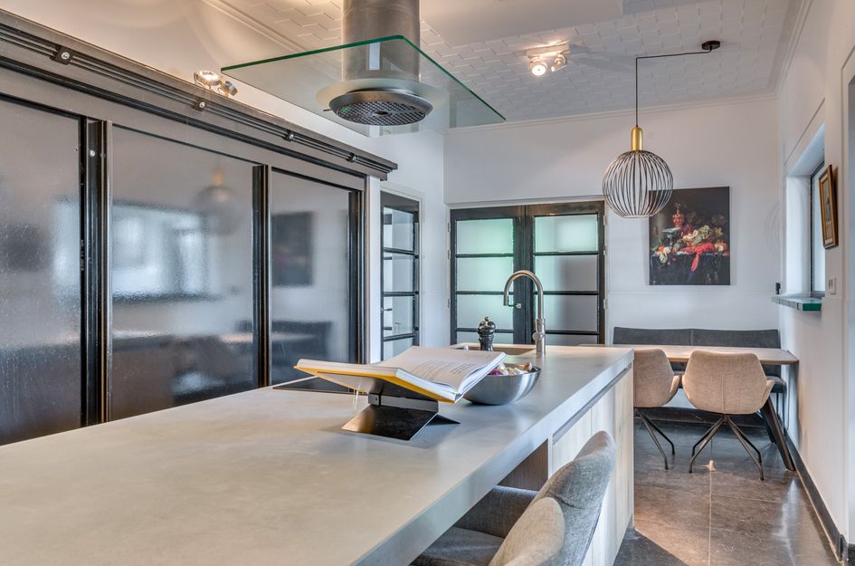 Veestraat 1