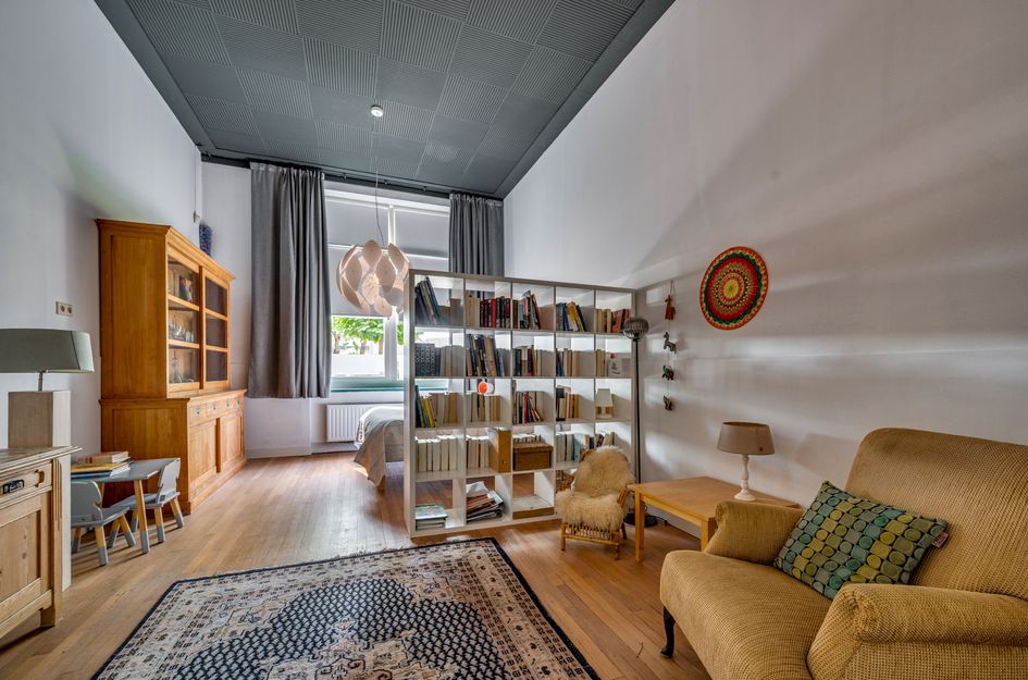 Veestraat 1