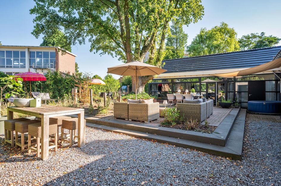 Veestraat 1