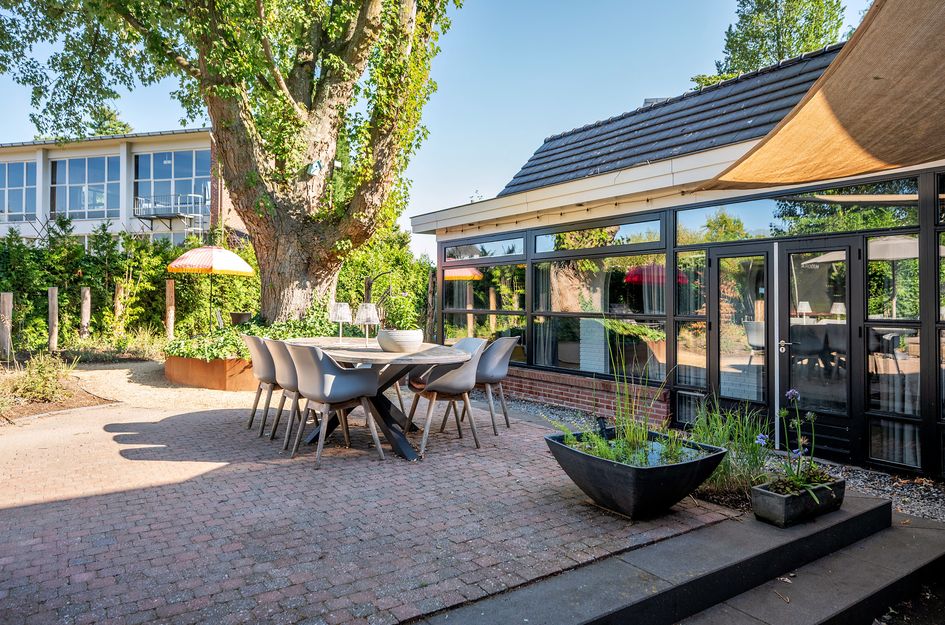 Veestraat 1