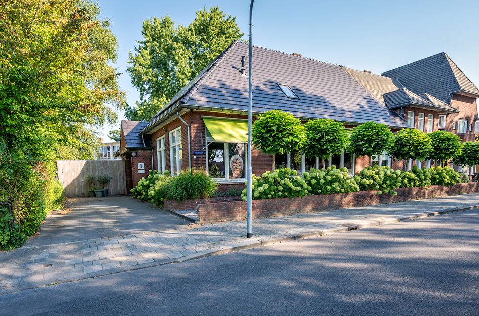 Veestraat 1