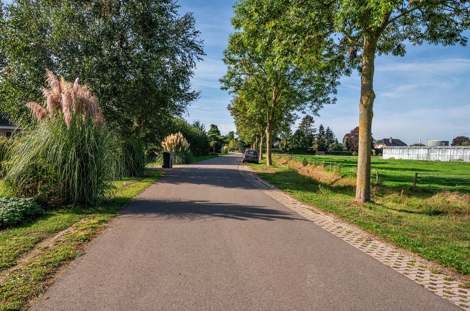 Middenweg 56