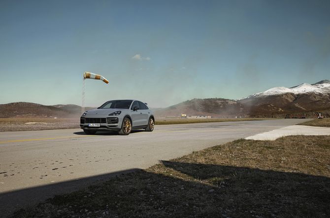 Nieuwe topsporter van Porsche: de Cayenne Turbo GT