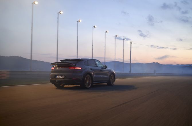 Nieuwe topsporter van Porsche: de Cayenne Turbo GT