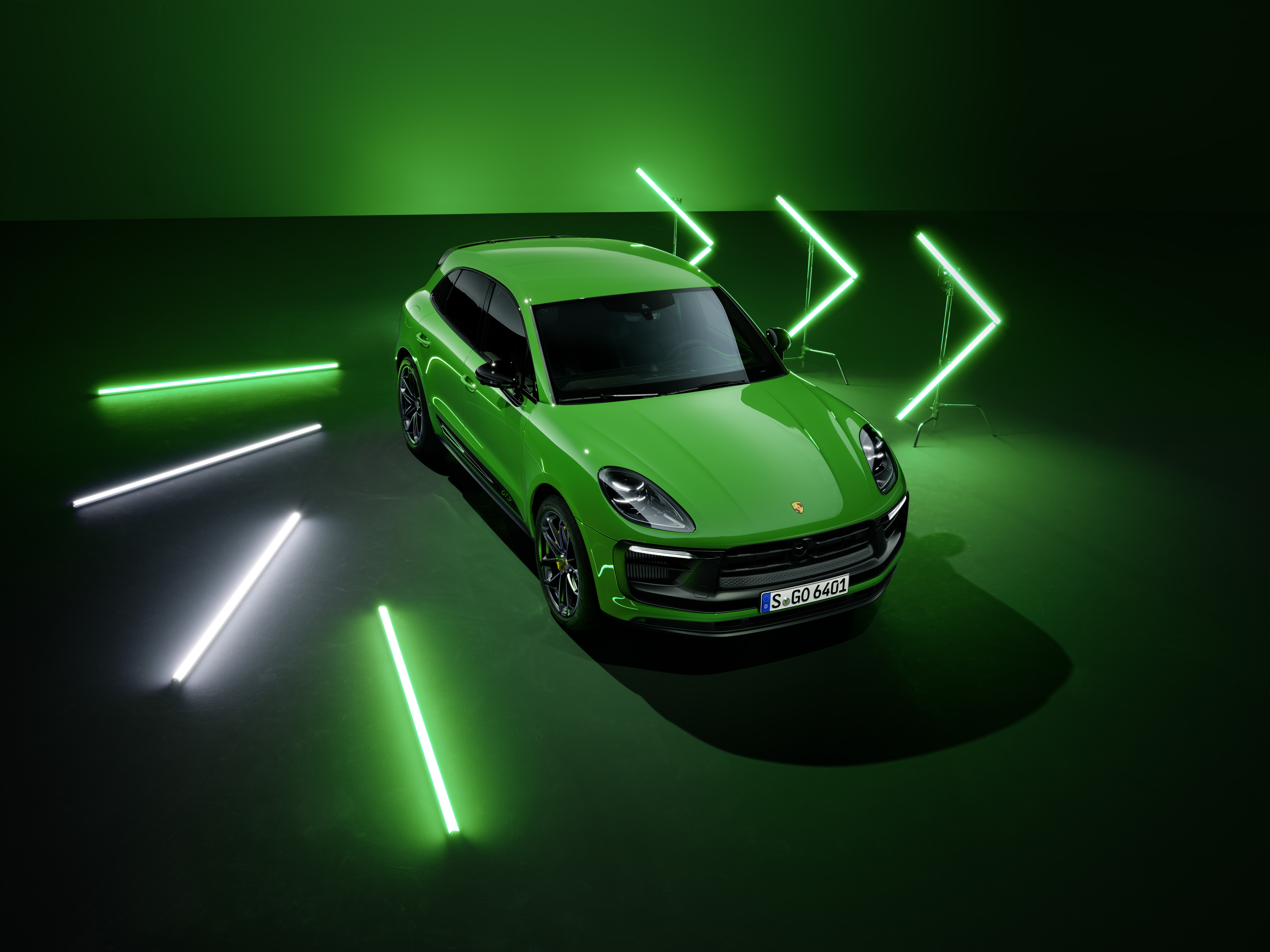 2021-macan-gts-green-press-neon-0015.jpg