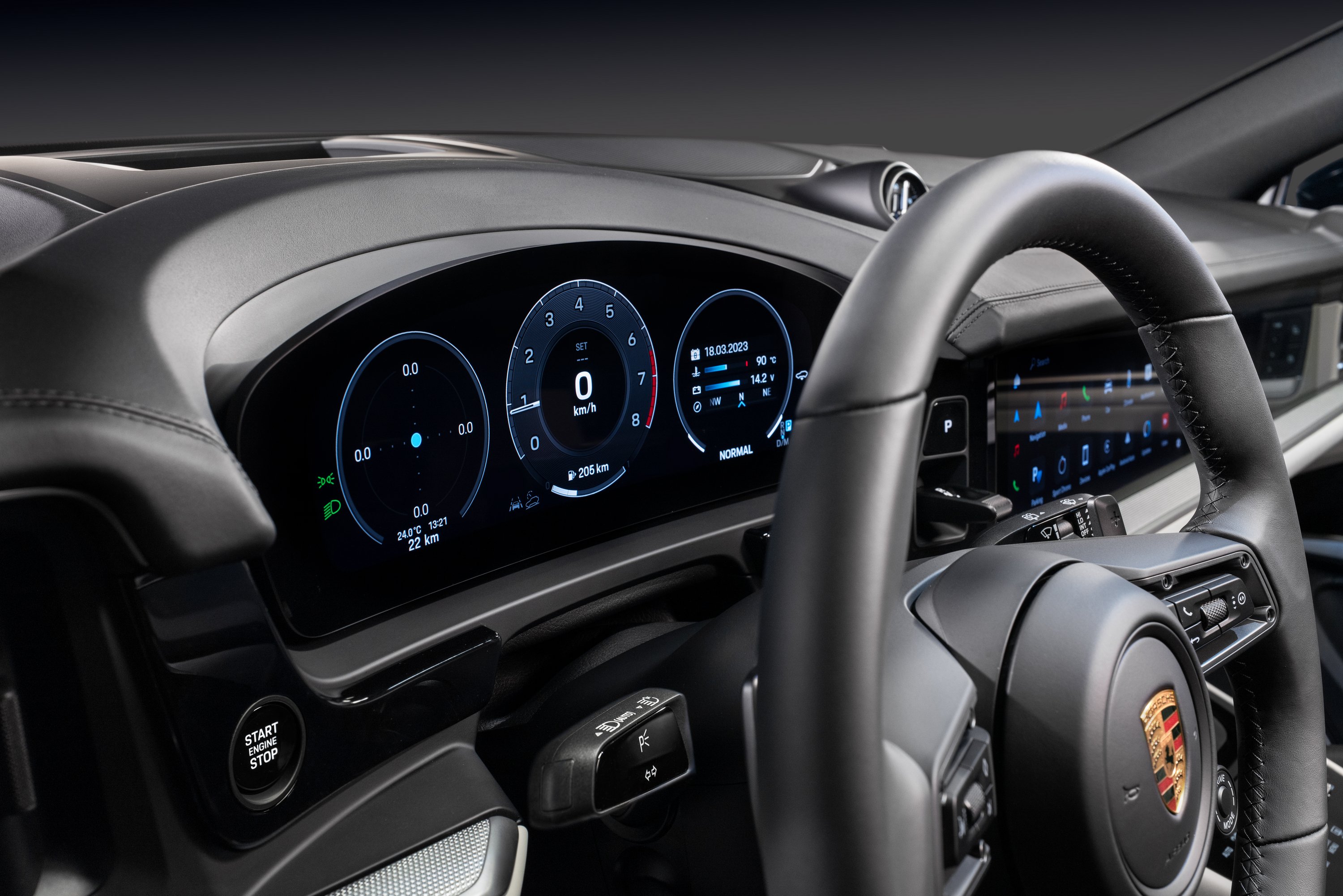 cayenne-basis-interior-curve-display-kopie-midres.jpg