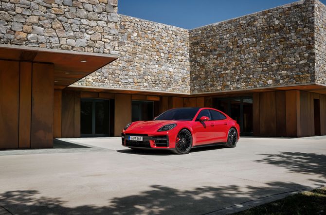 Panamera GTS (2024)